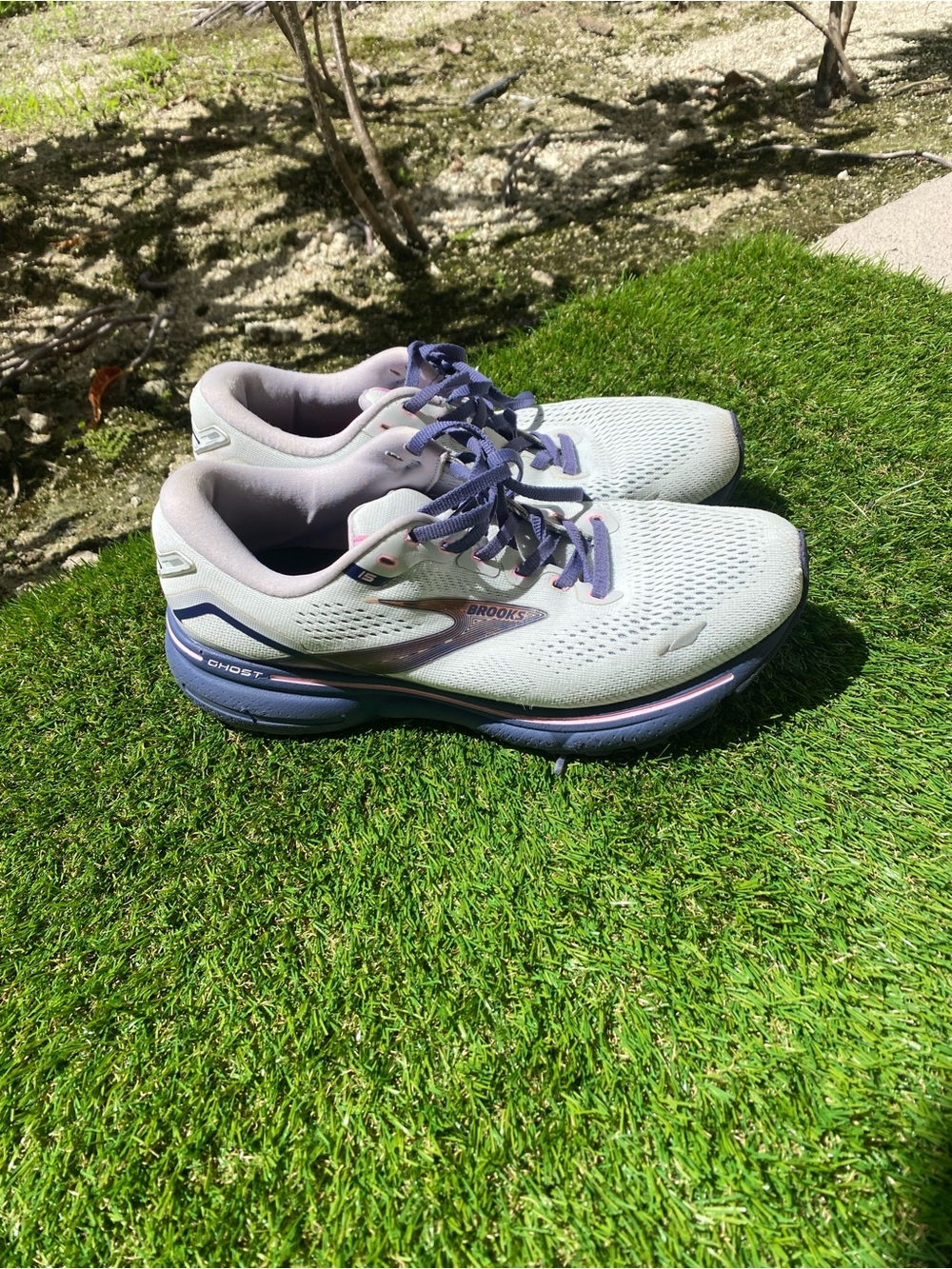 Brooks Women's Running Shoes in Light Gray and Lavender